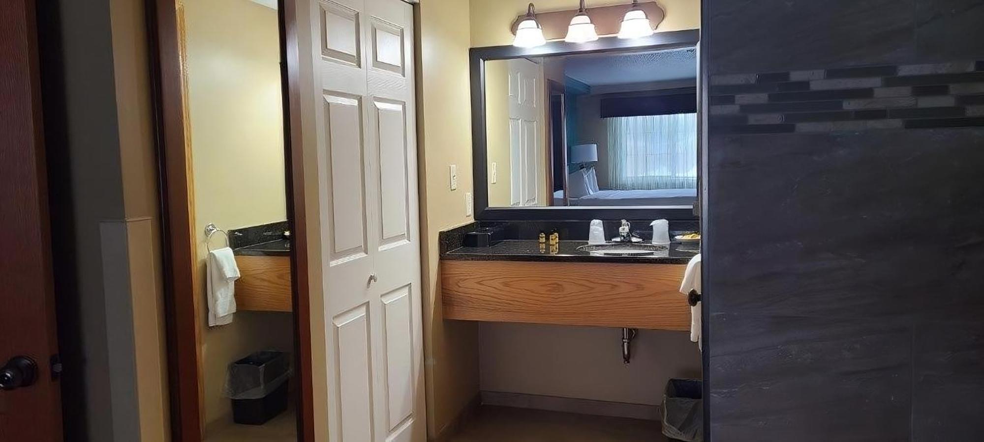 Best Western Plus Plattsburgh Εξωτερικό φωτογραφία