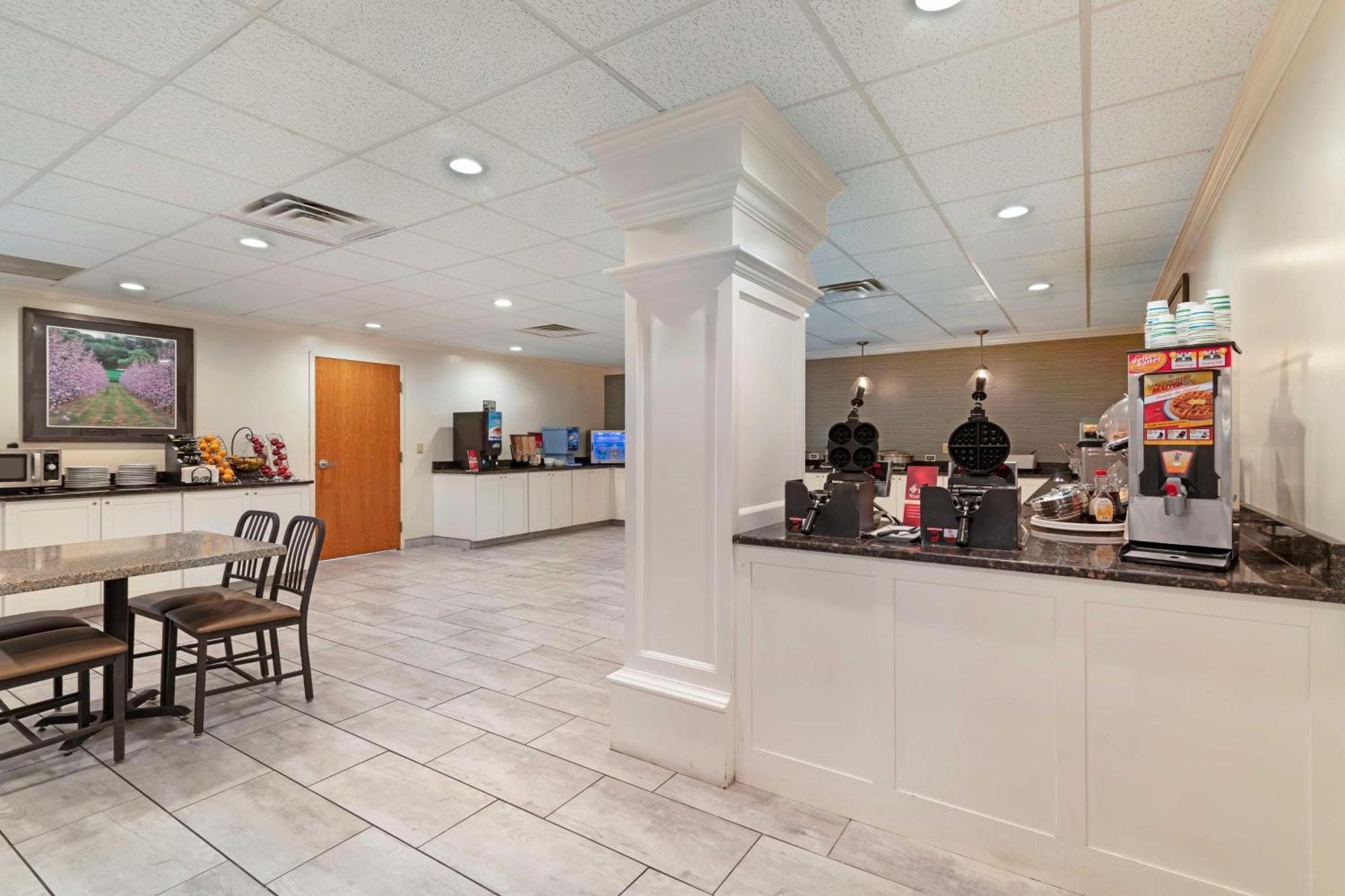 Best Western Plus Plattsburgh Εξωτερικό φωτογραφία