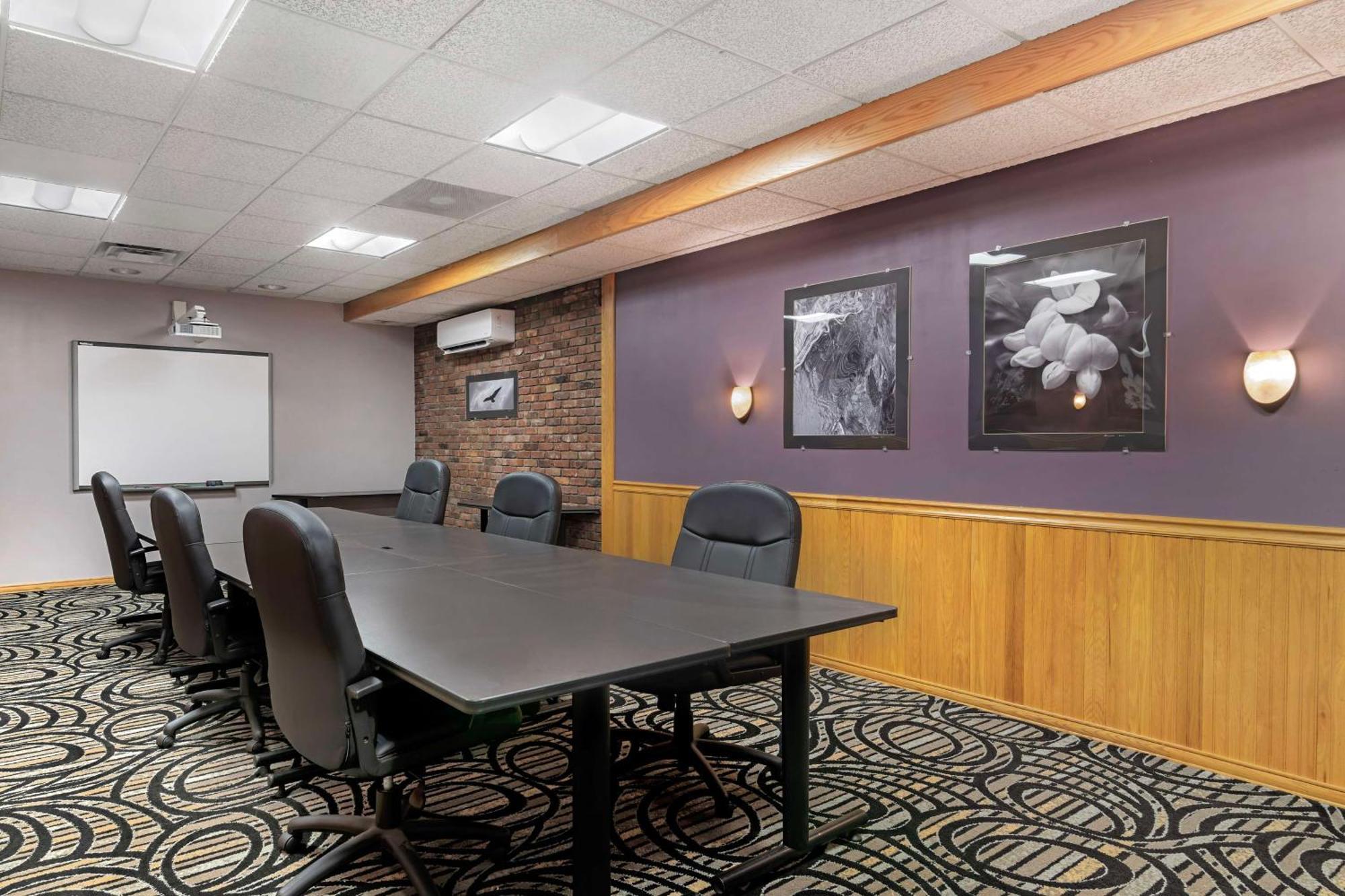 Best Western Plus Plattsburgh Εξωτερικό φωτογραφία