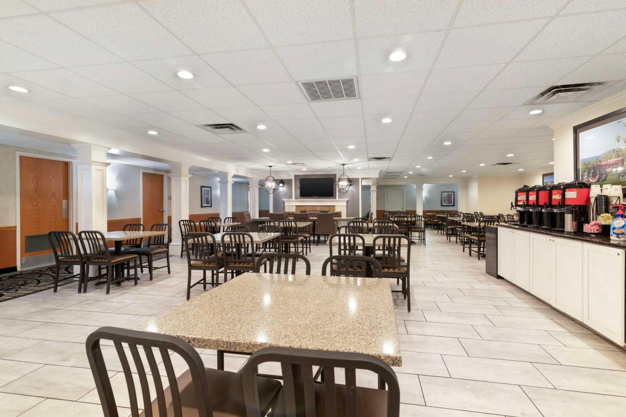 Best Western Plus Plattsburgh Εξωτερικό φωτογραφία