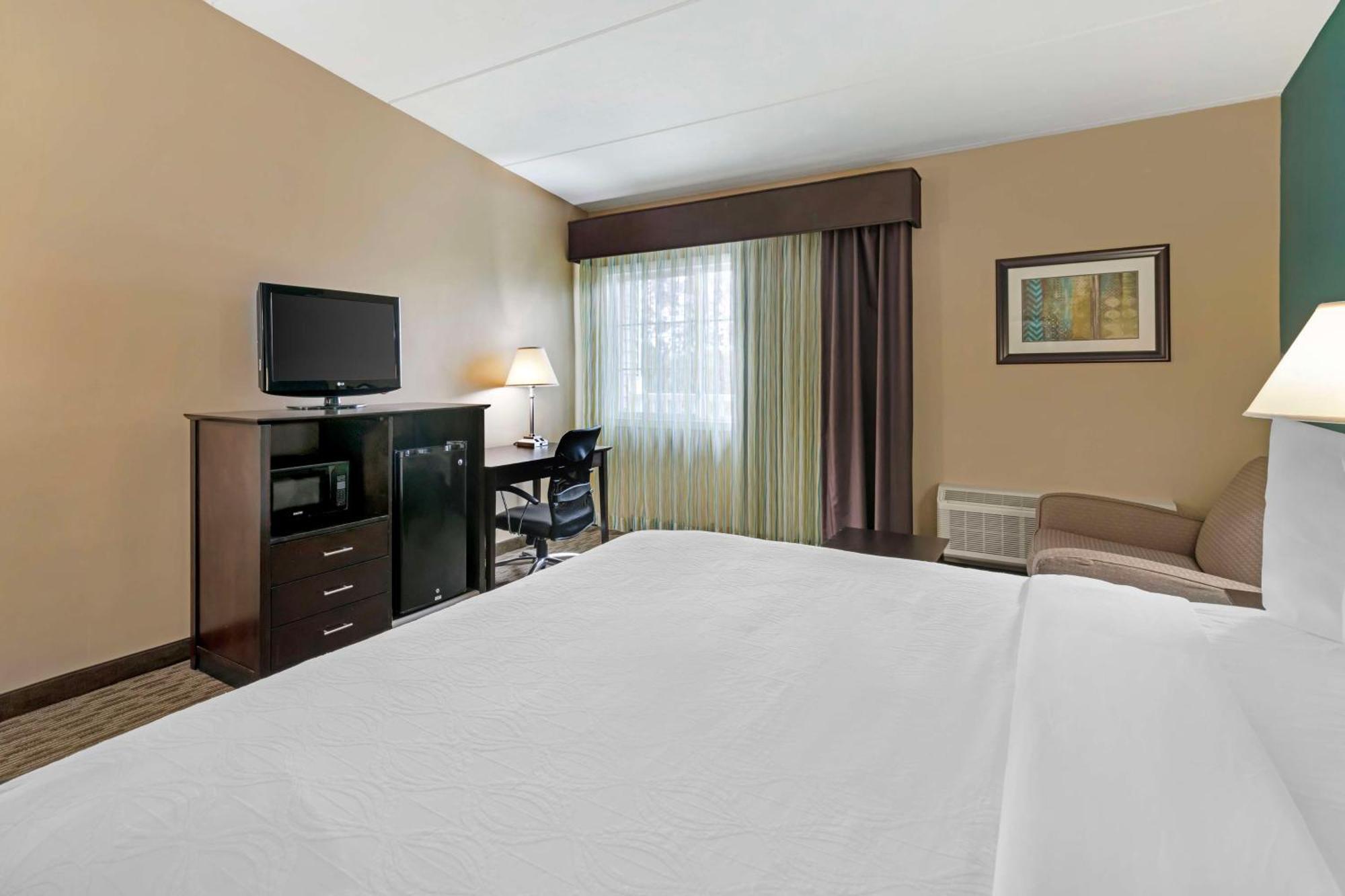 Best Western Plus Plattsburgh Εξωτερικό φωτογραφία