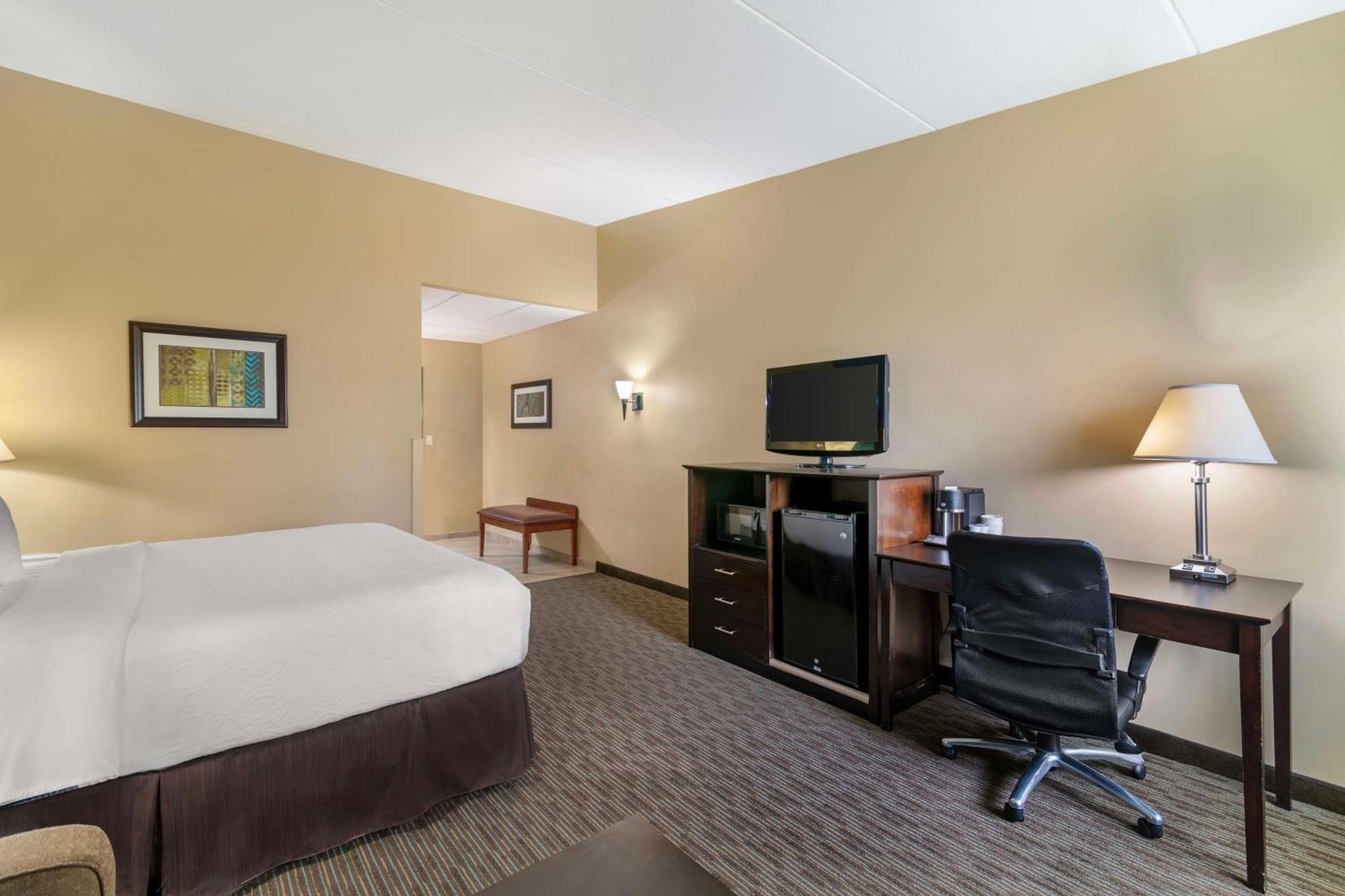 Best Western Plus Plattsburgh Εξωτερικό φωτογραφία