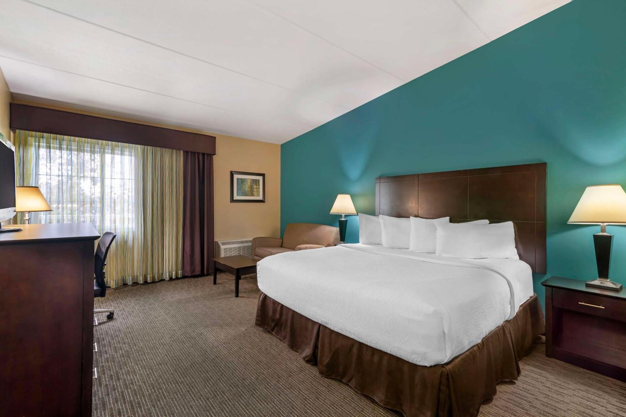 Best Western Plus Plattsburgh Εξωτερικό φωτογραφία