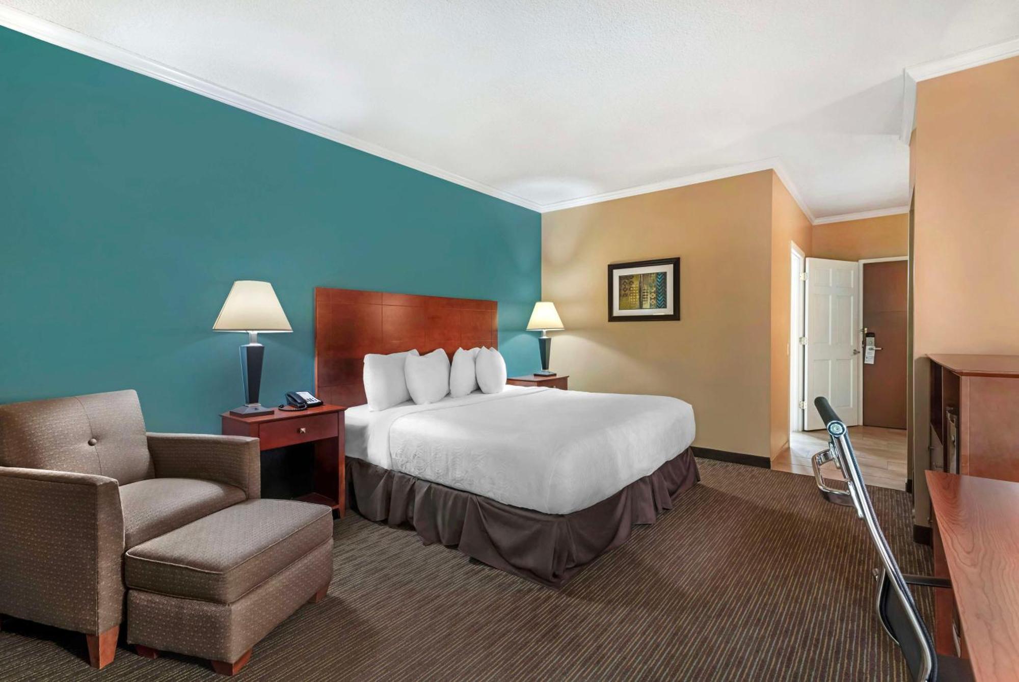 Best Western Plus Plattsburgh Εξωτερικό φωτογραφία