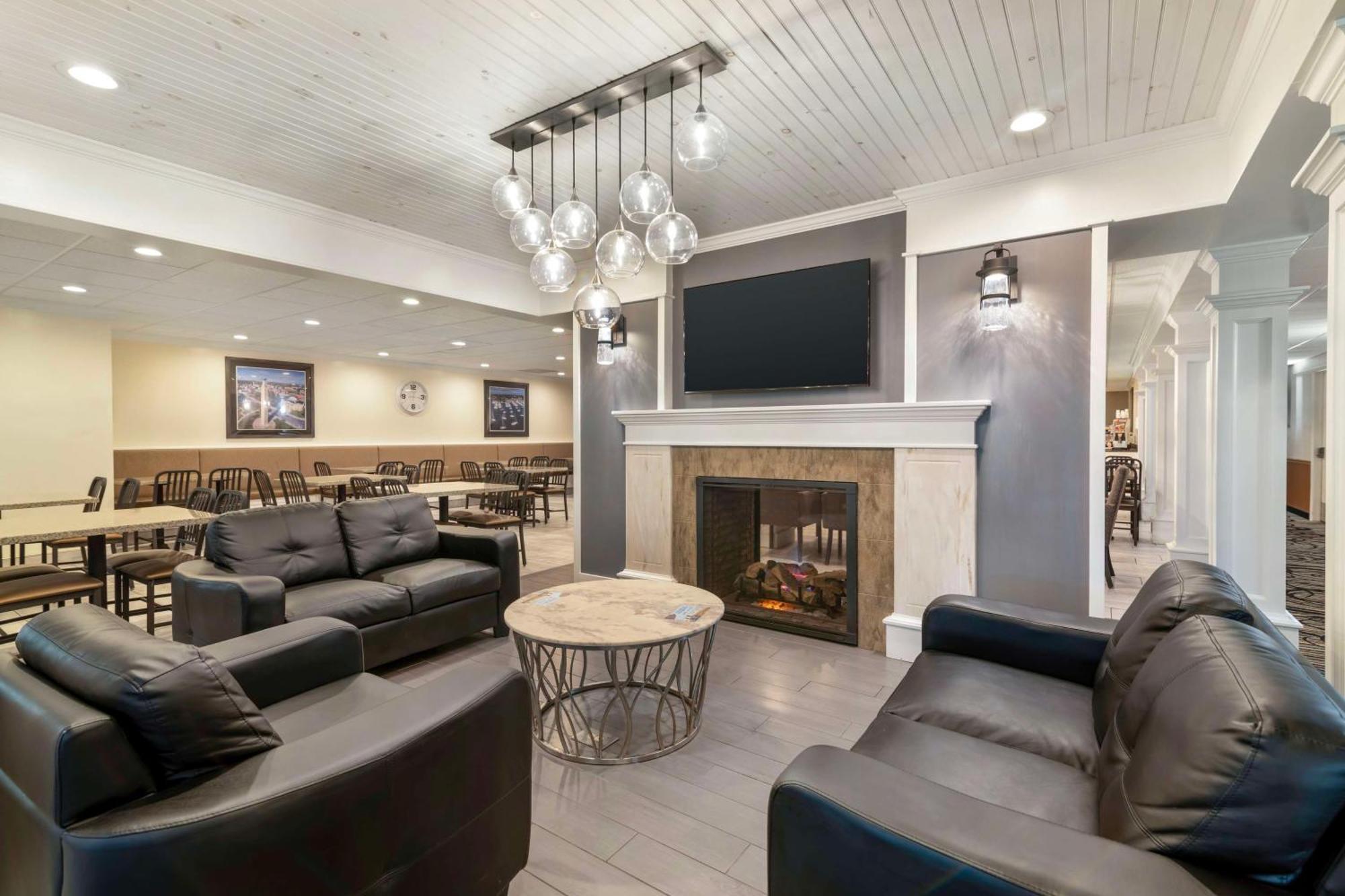 Best Western Plus Plattsburgh Εξωτερικό φωτογραφία